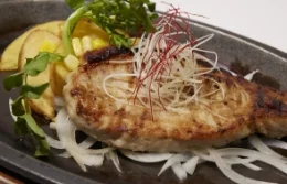 むきエビのトマトソースパスタ（テイクアウト用）